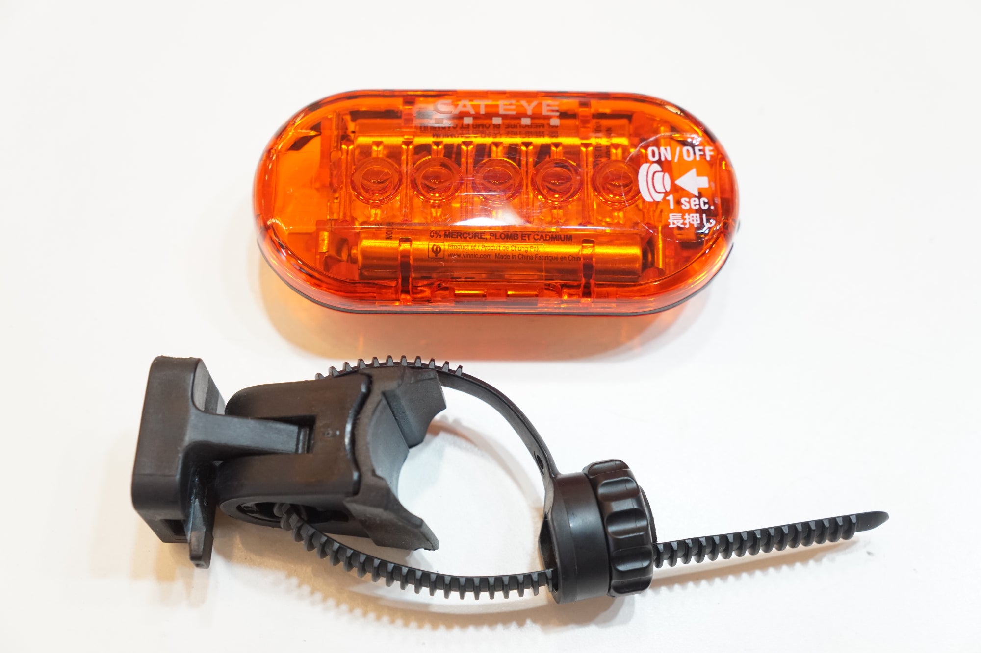 CATEYE 「キャットアイ」 TL-LD135 リアライト / バイチャリ浦和ベース