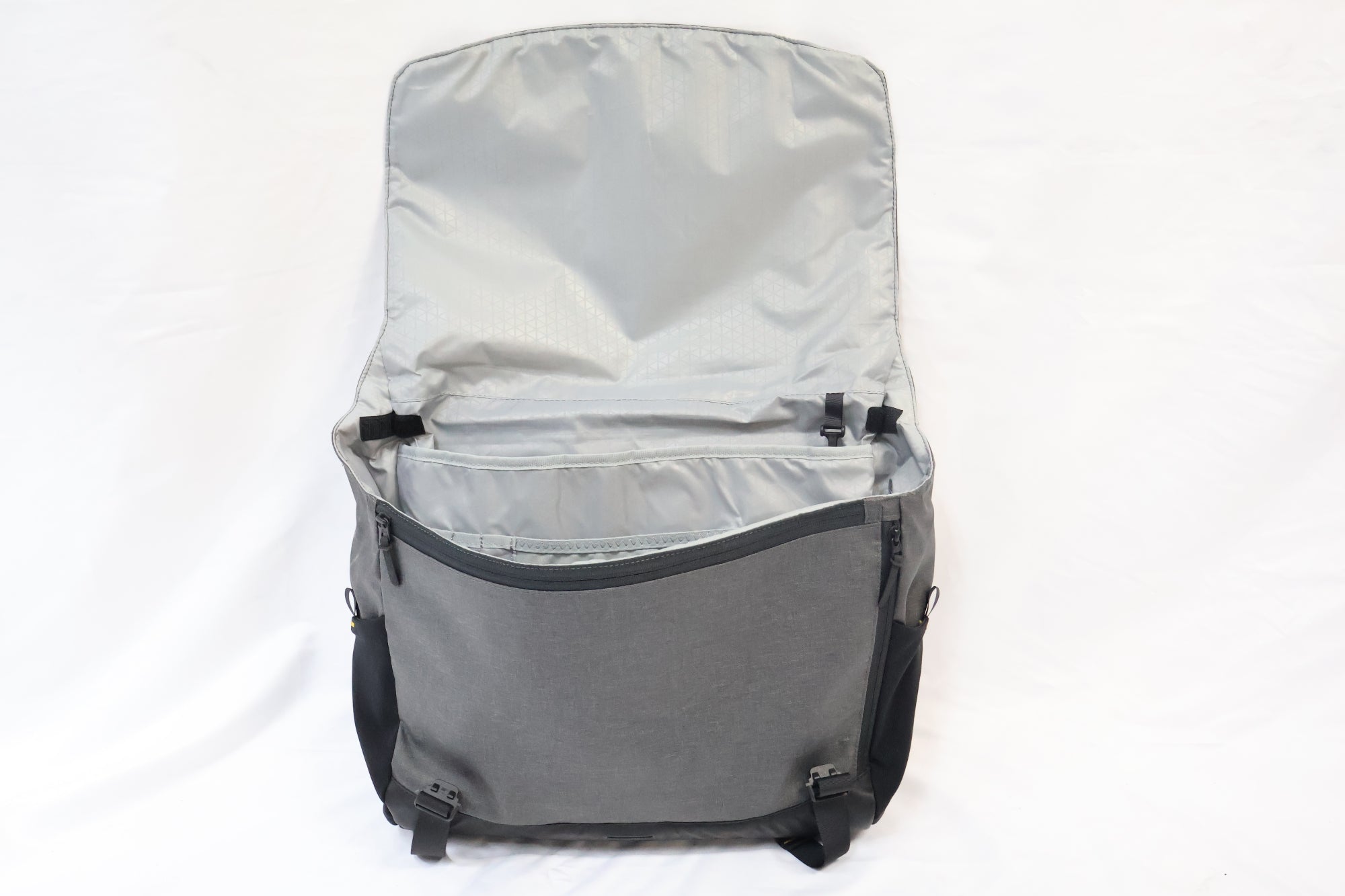 BURLEY 「バーレー」 TRAVOY V2専用 メッセンジャーバッグ / 高知店