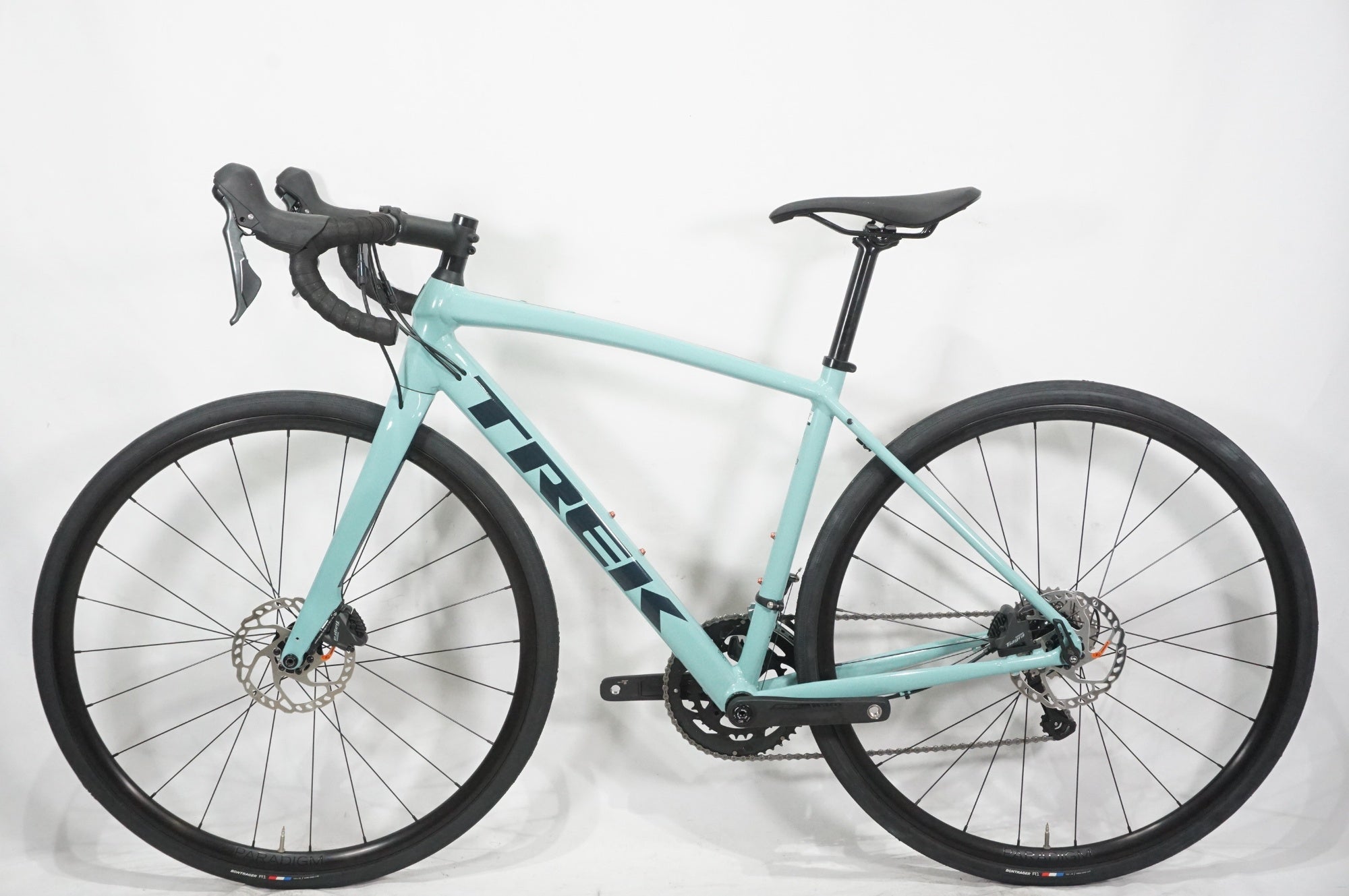 TREK　ロードバイク Trek Domane AL2 Gen4 | 初心者向けロードバイク | 街乗り