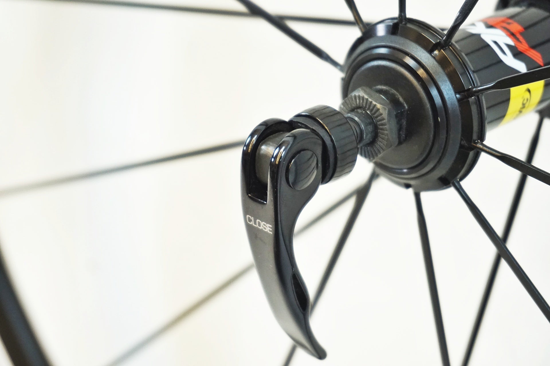 MAVIC 「マヴィック」 AKSIUM RACE C15 シマノ11S ホイールセット / 有明ガーデン店