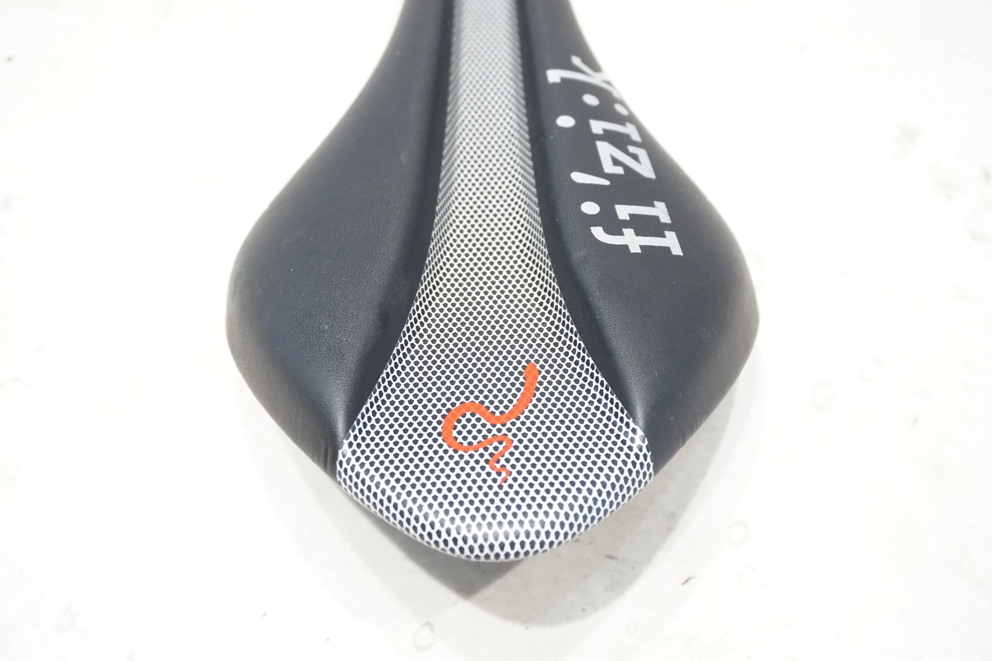 FIZIK 「フィジーク」 ARIONE VSX KIUMレール サドル / 横浜戸塚店