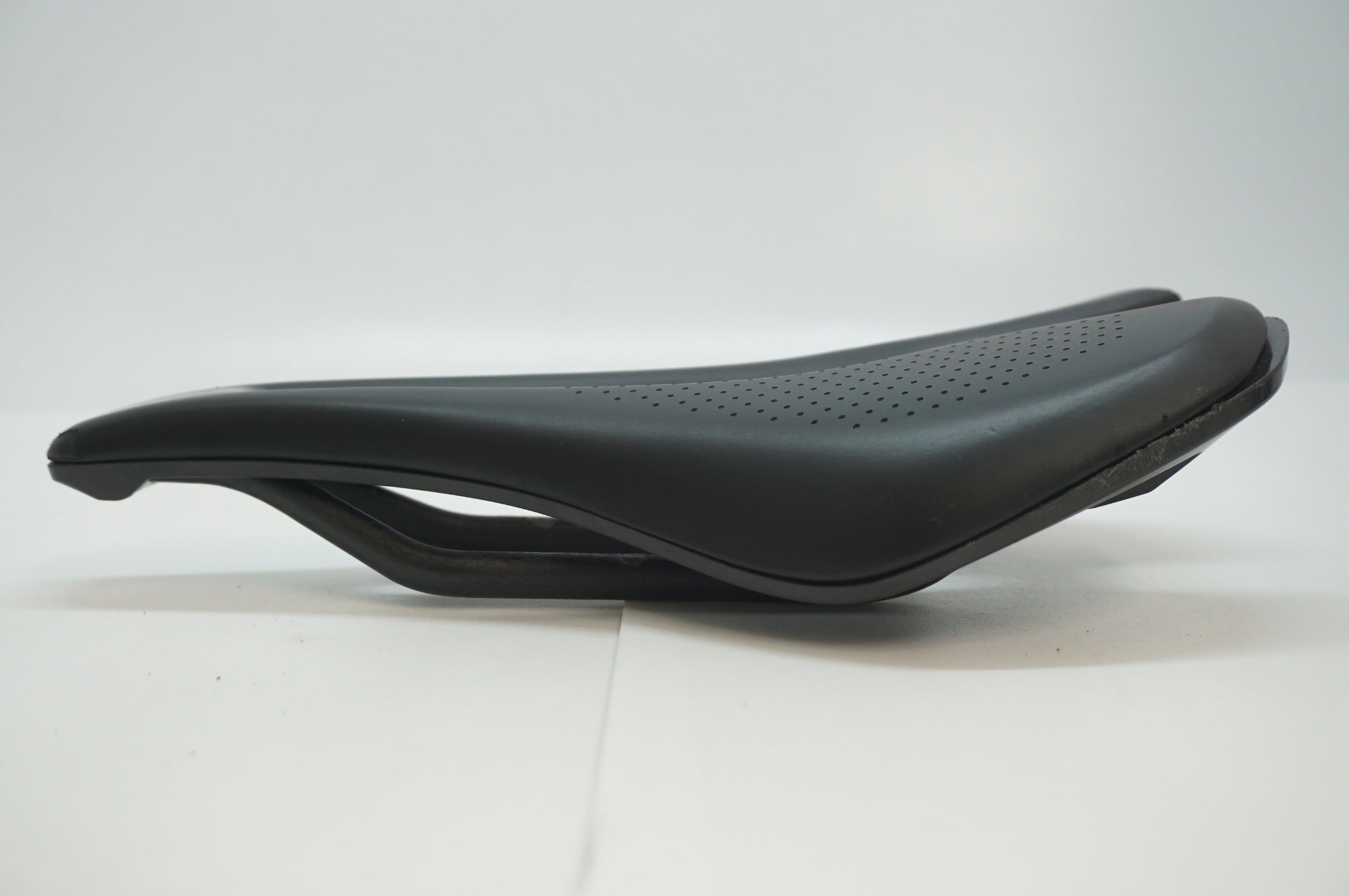 GIANT 「ジャイアント」 FLEET SLR CARBON サドル / 福岡店