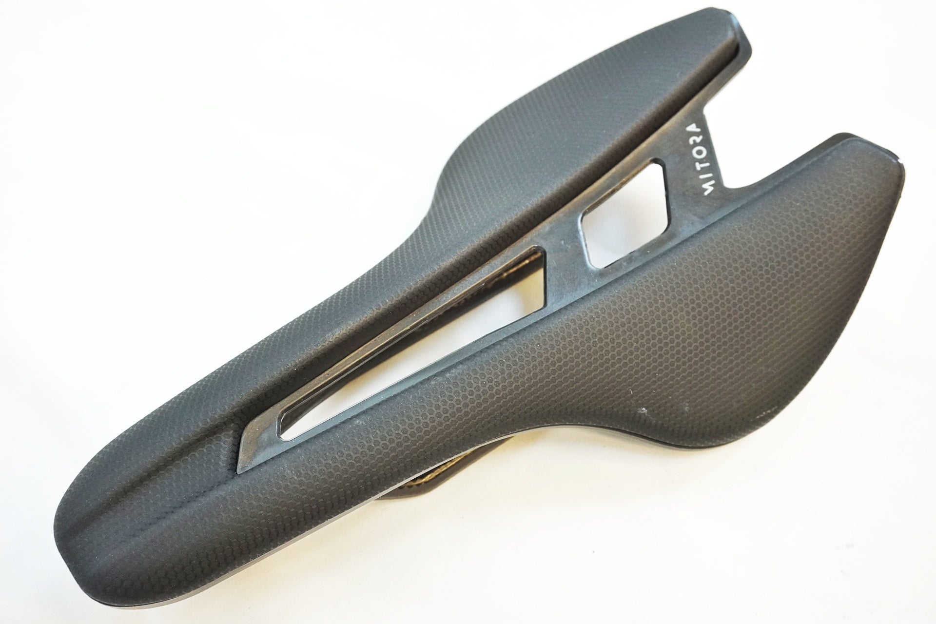 VELOMANN 「ヴェロマーン」 MITORA139 サドル / 有明ガーデン店