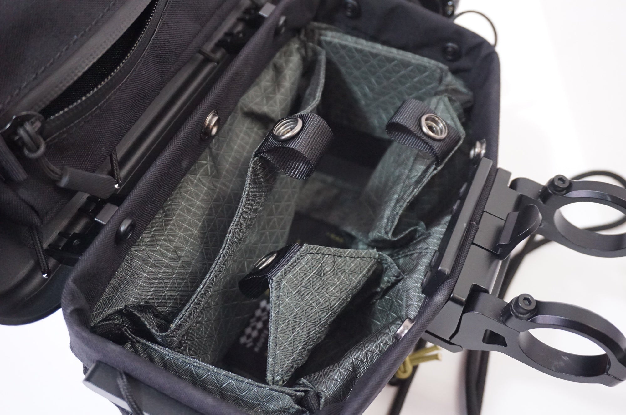 ROUTE WERKS 「ルートワークス」 THE HANDLEBAR BAG ハンドルバー