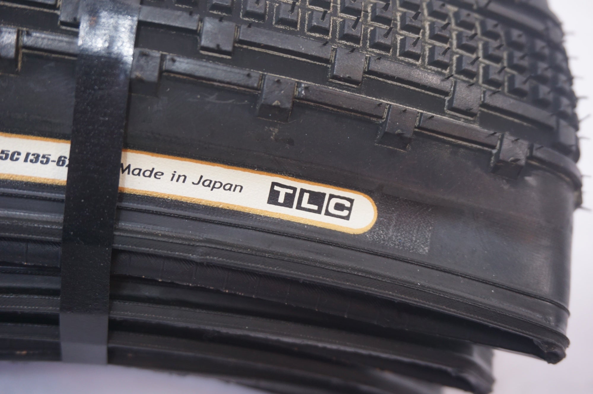 PANARACER 「パナレーサー」 GRAVELKING SK + 700-35C TLC タイヤ