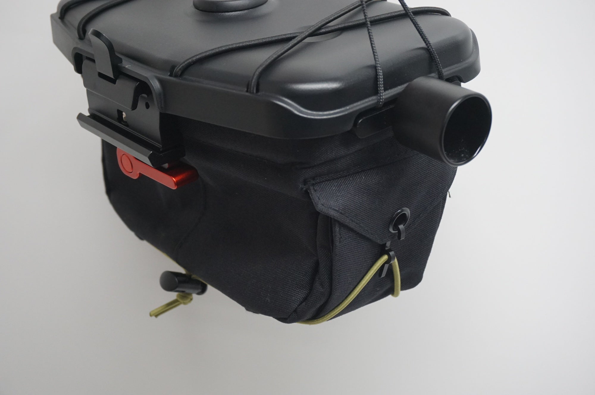ROUTE WERKS 「ルートワークス」 THE HANDLEBAR BAG ハンドルバー
