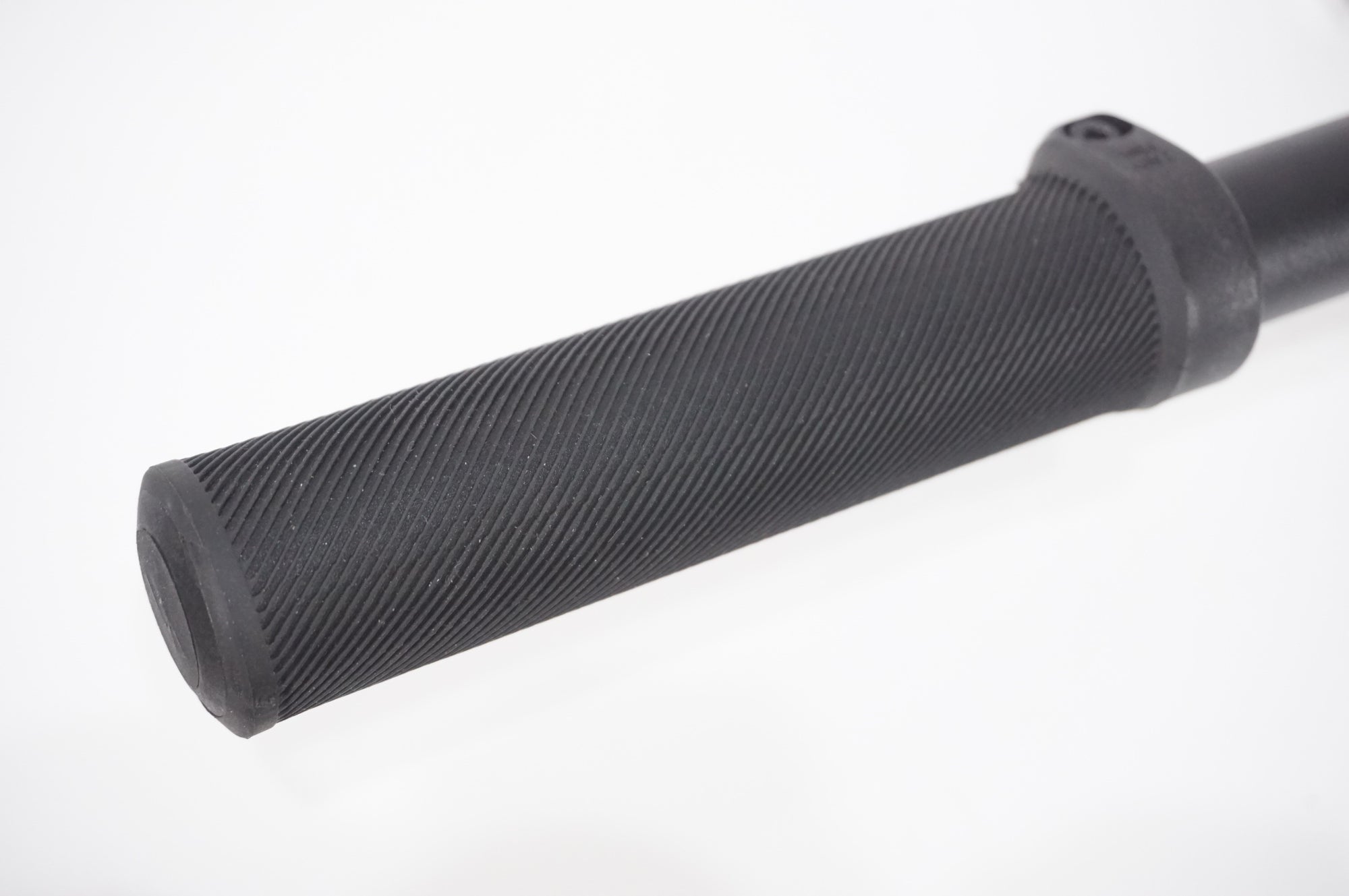 SPECIALIZED 「スペシャライズド」 φ31.8 750mm ハンドル / AKIBA店