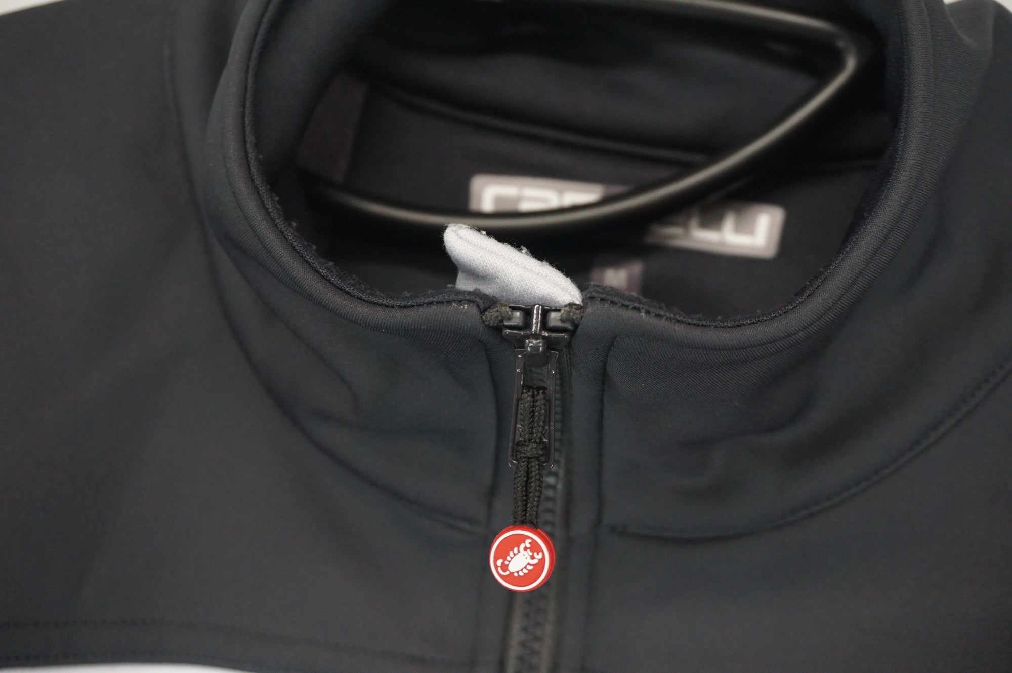 CASTELLI 「カステリ」 GORE-TEX INFINIUM Mサイズ ジャージ / 阪急塚口店