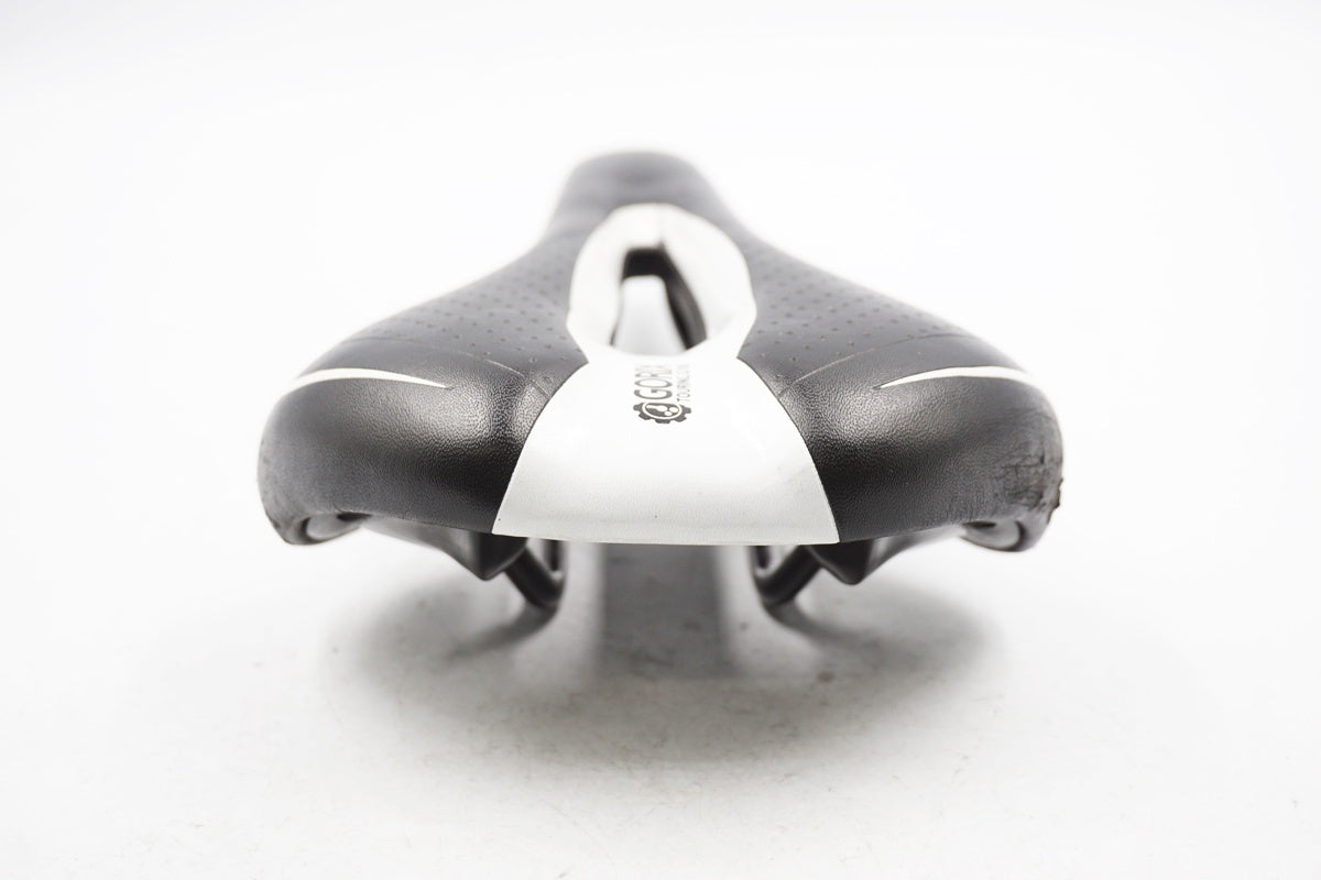 GORIX 「ゴリックス」 TOURING G100 サドル / 奈良店