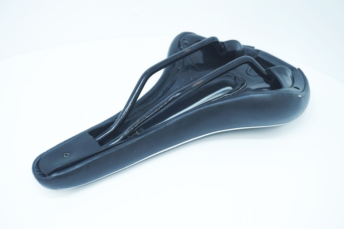 OUTER☆O 「アウターオー」 サドル / 大阪美原北インター店