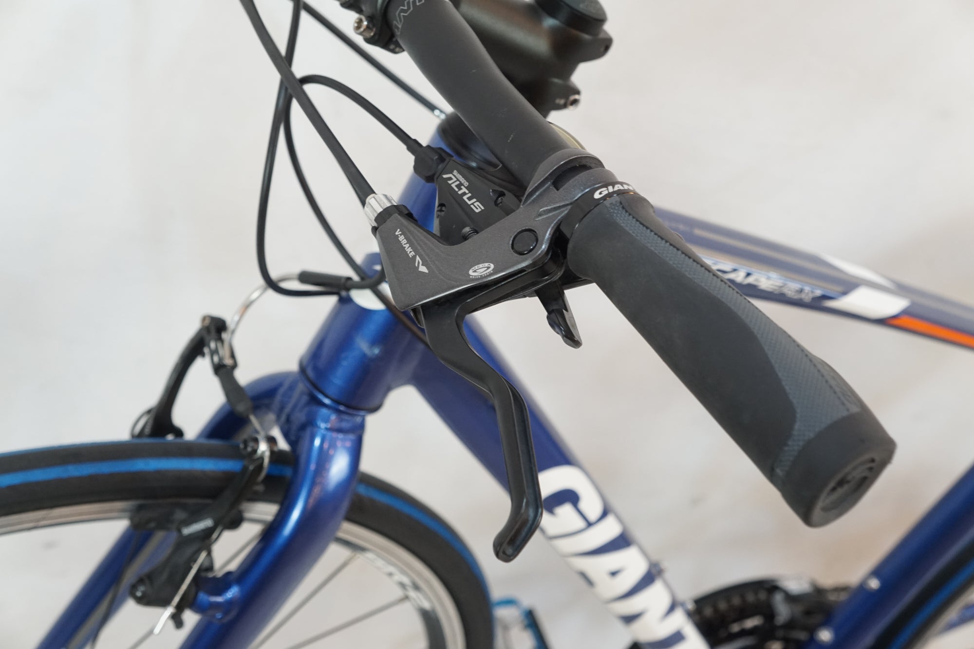 GIANT 「ジャイアント」 ESCAPE RX3 2016年モデル クロスバイク / バイチャリ浦和ベース