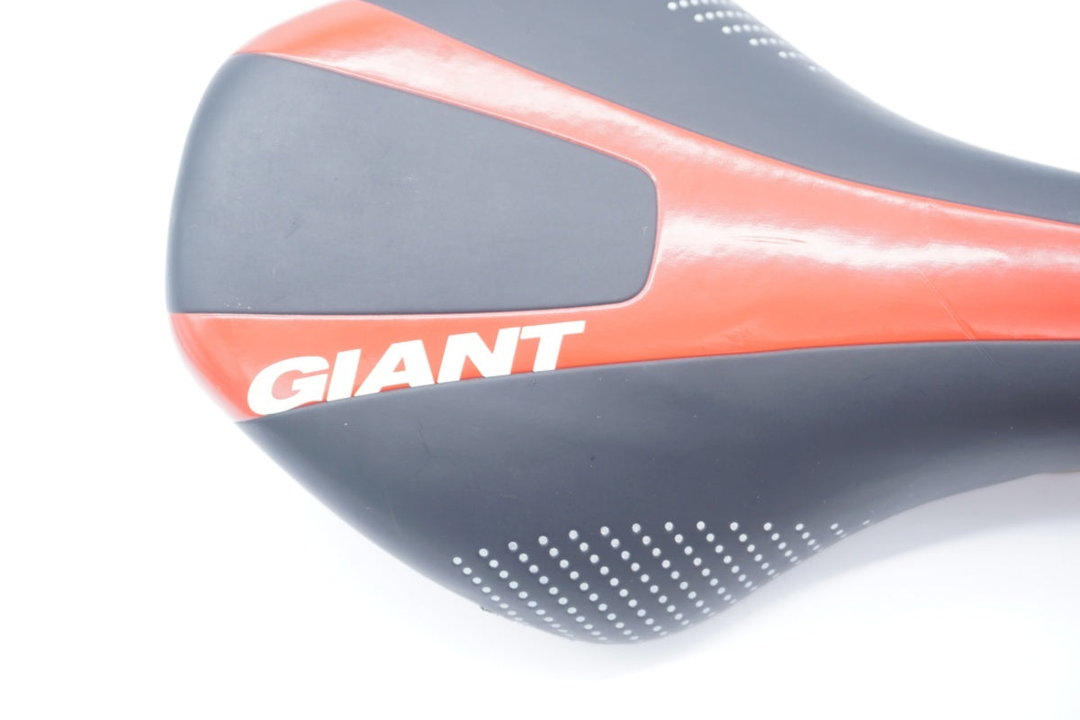 GIANT 「ジャイアント」 サドル / 滋賀大津店