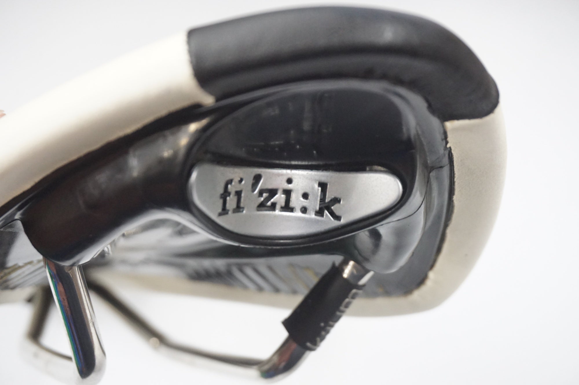 FIZIK 「フィジーク」 ARIONE CX サドル / 福岡店 ｜ バイチャリ公式