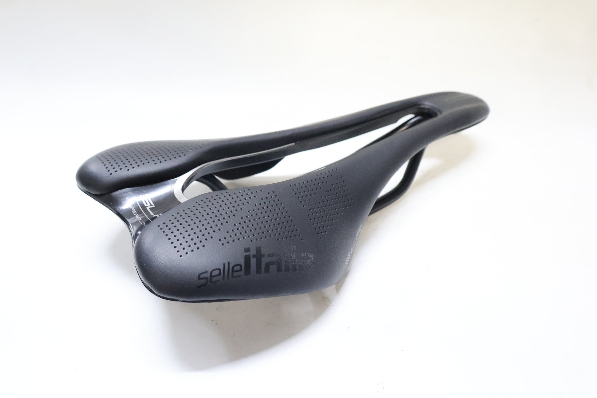 SELLE ITALIA 「セライタリア」 SLR BOOST SUPERFLOW S サドル / 高知店