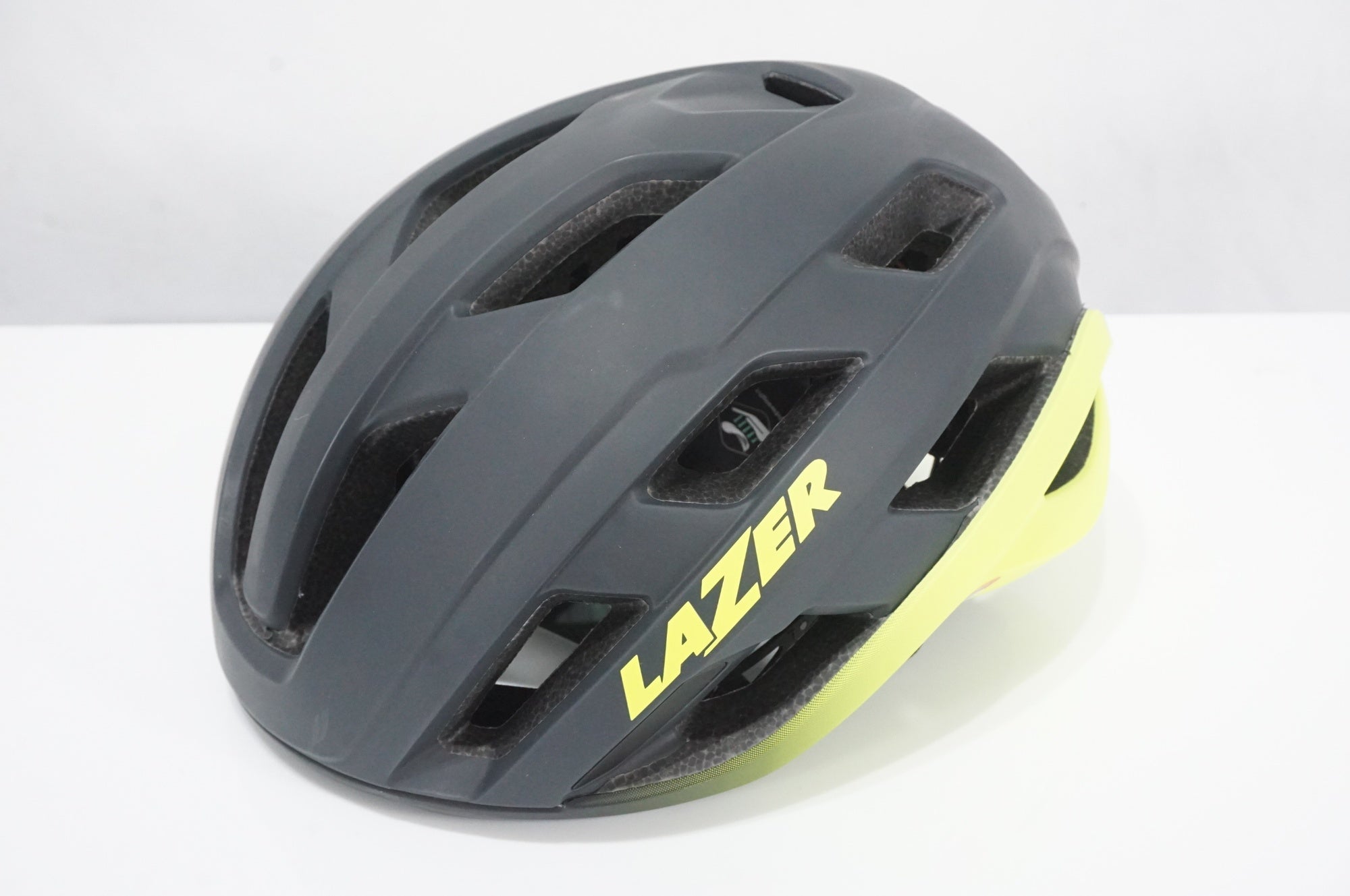 LAZER 「レイザー」 STRADA KINETICORE AF Mサイズ ヘルメット / AKIBA店