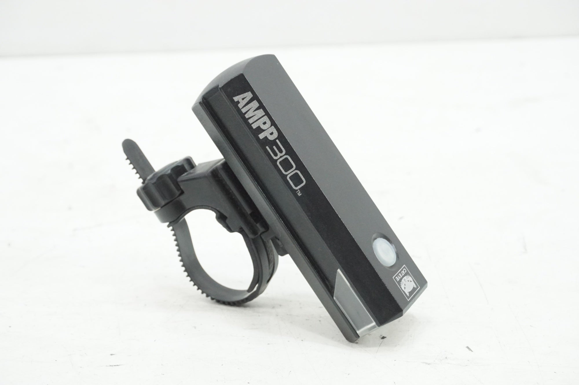 CATEYE 「キャットアイ」 AMPP300 フロントライト / 大宮店