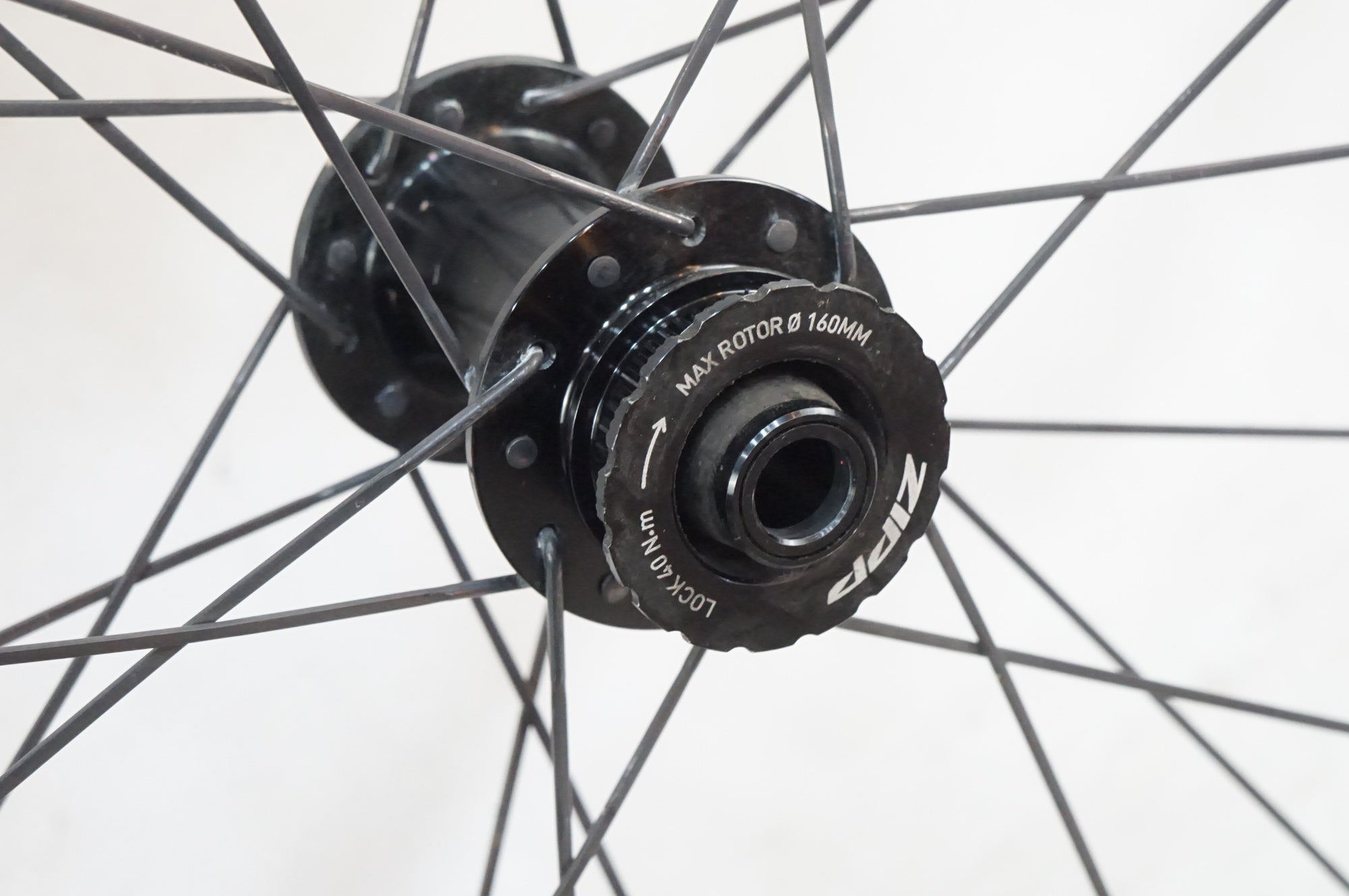 ZIPP 「ジップ」 303S TUBELESS DISC シマノ11S ホイールセット / バイチャリ浦和ベース