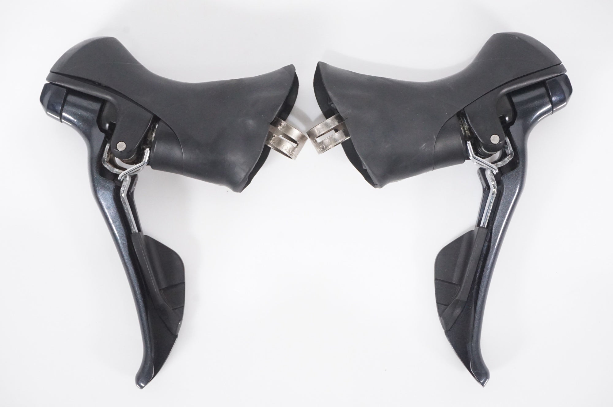 シマノ SHIMANO ソラ SORA ST-R3000 L/R セット シマノ SHIMANO ソラ SORA ST-R3000 L/R セット Amazon | シマノ STI