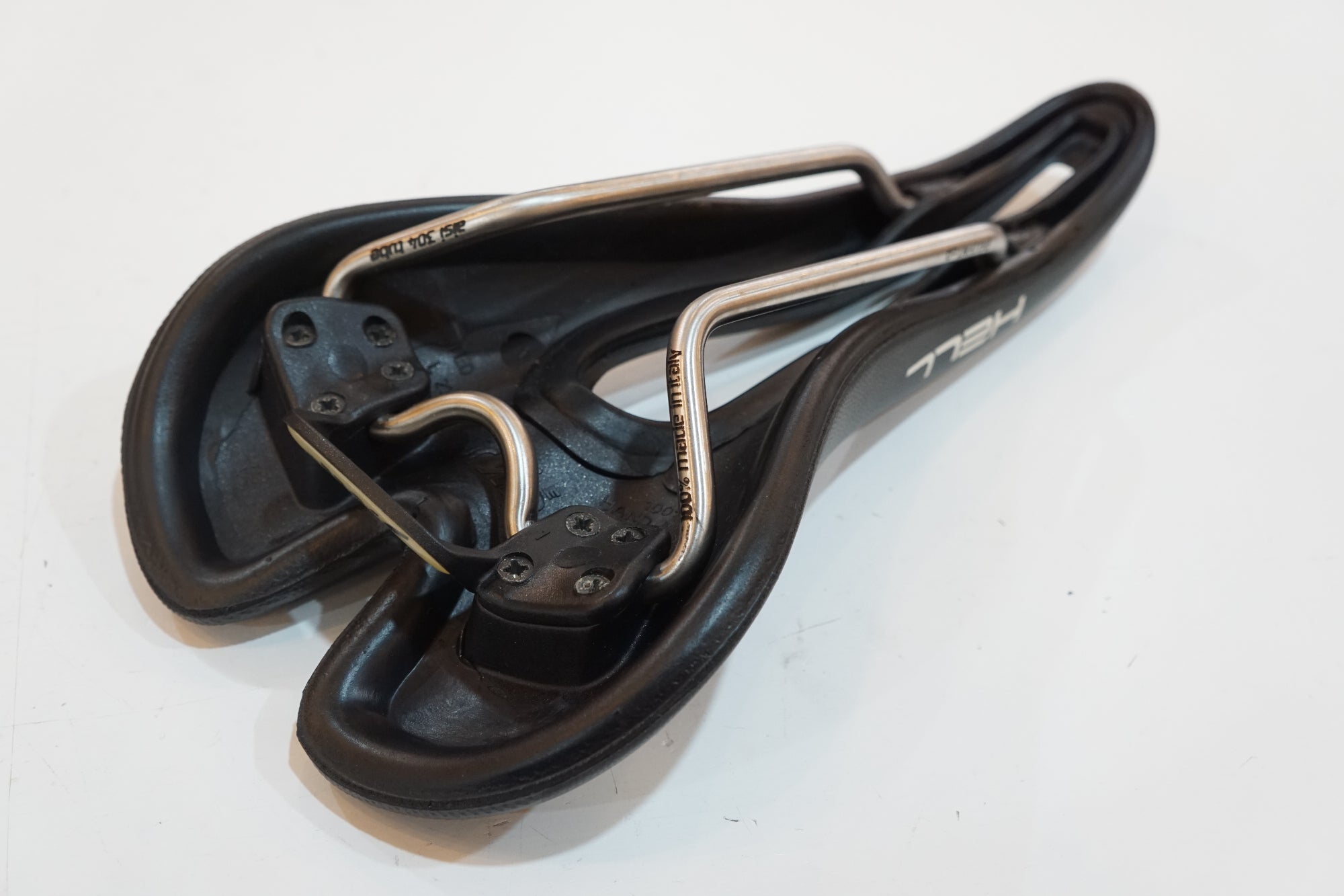 SELLE SMP 「セラ エスエムピー」 HELL サドル / バイチャリ浦和ベース