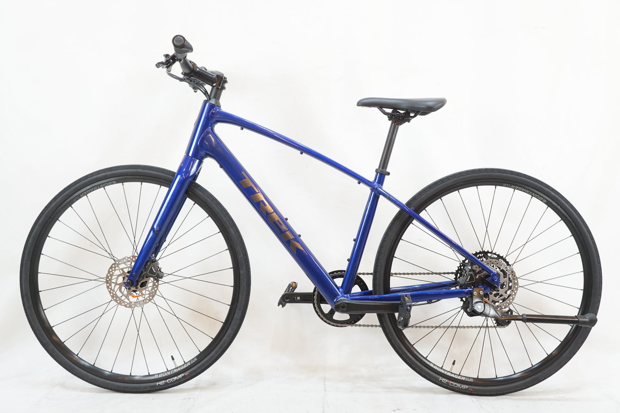 TREK 「トレック」 FX3 GEN4 DISC 2025年モデル クロスバイク