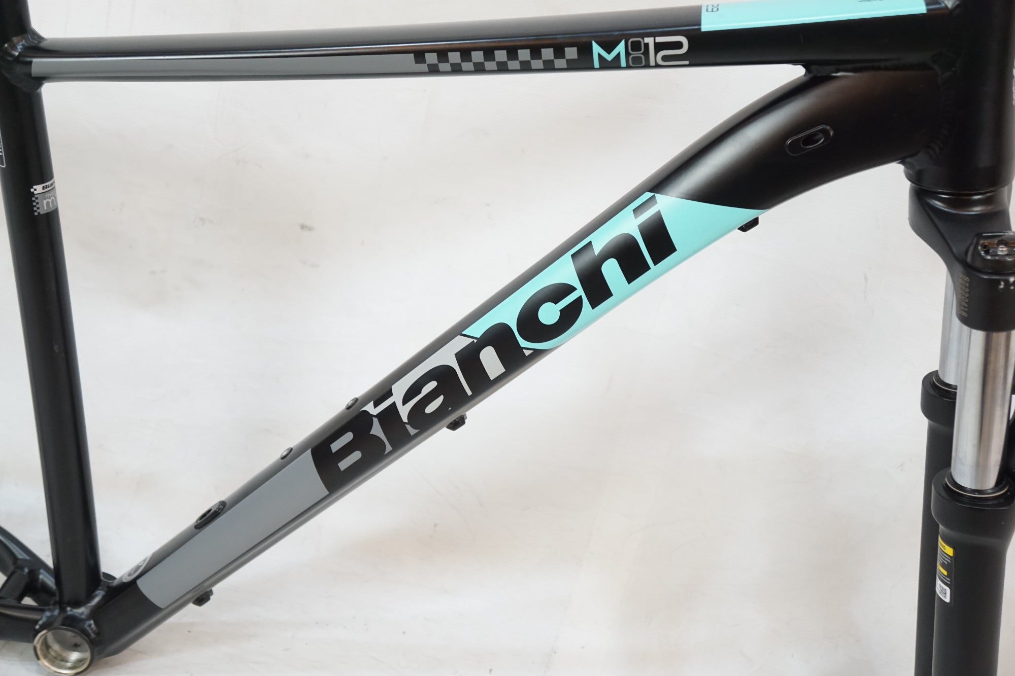 BIANCHI 「ビアンキ」 M0015 フレームセット / バイチャリ浦和ベース