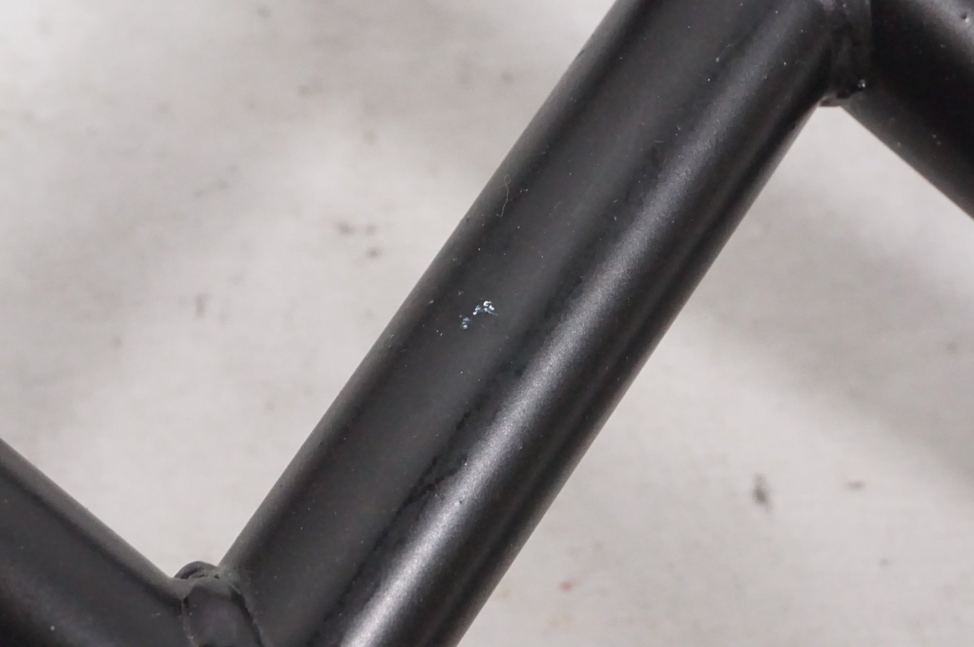 VELOLINE 「ベロライン」 ディスプレイスタンド / AKIBA店