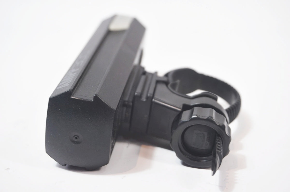 CATEYE 「キャットアイ」 AMPP300 フロントライト / バイチャリ世田谷店