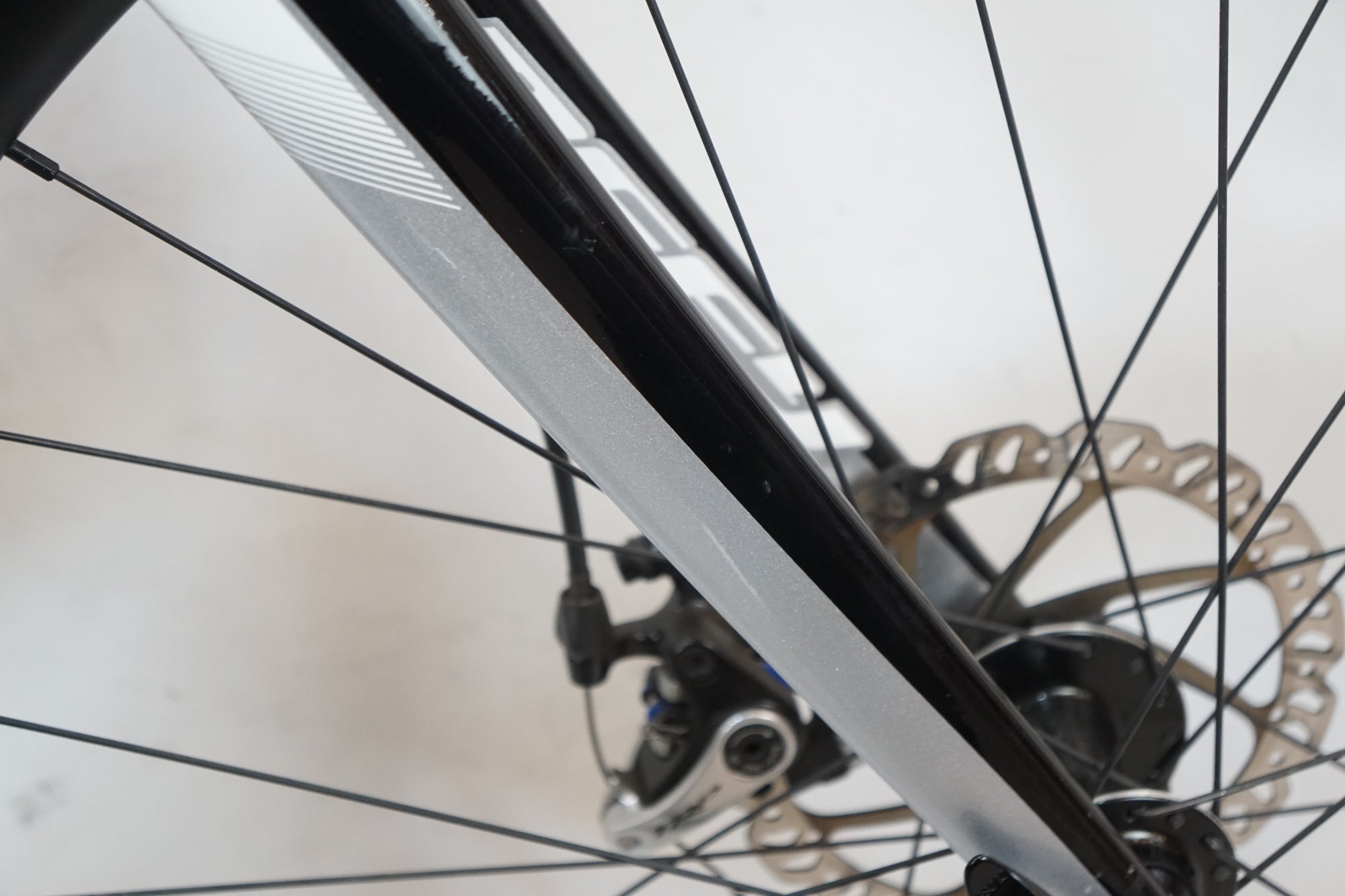 GIANT 「ジャイアント」 DEFY ADVANCED2 2015年モデル ロードバイク / バイチャリ浦和ベース