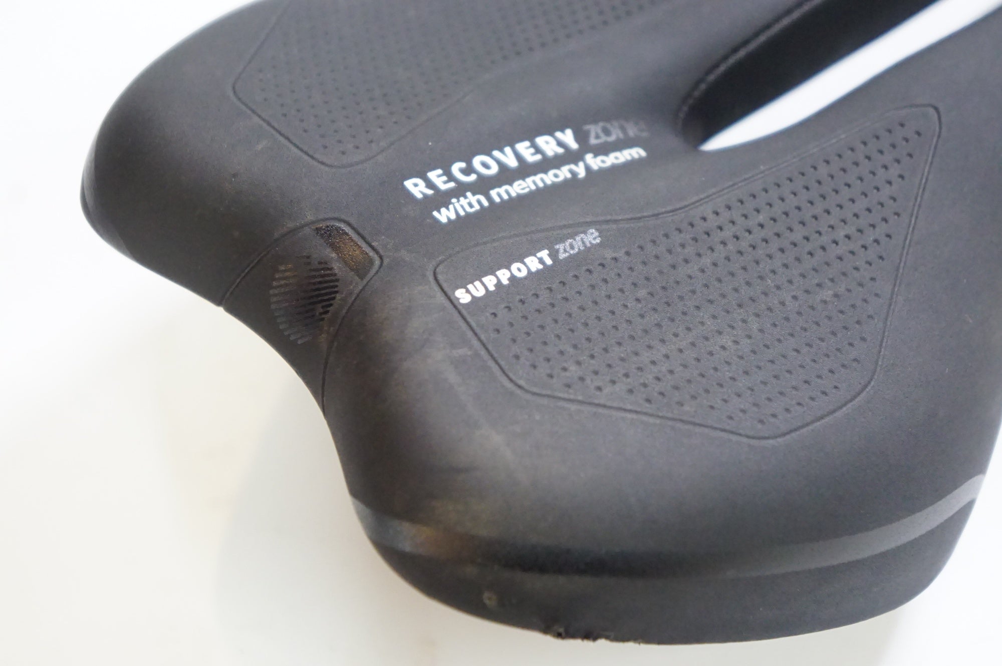 SELLE ROYAL 「セラロイヤル」 R.e.med サドル / 熊谷本店