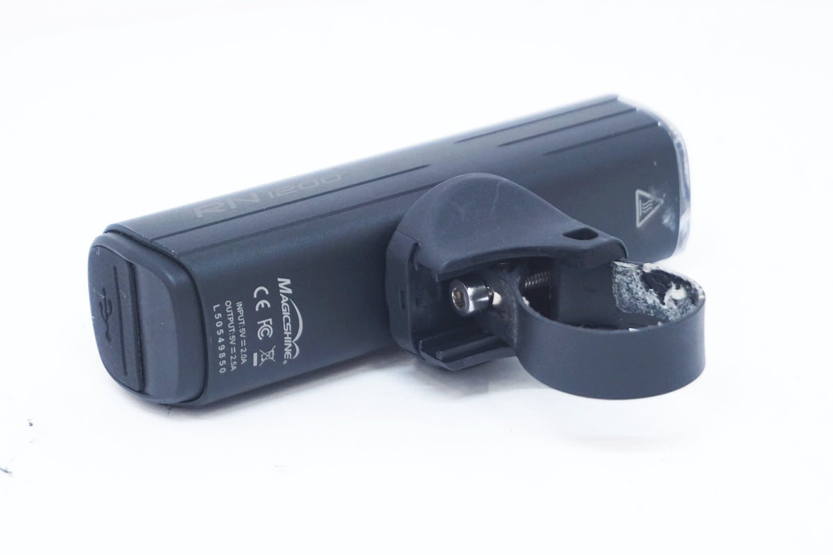 OLIGHT 「オーライト」 RN1200 ライト / 大阪美原北インター店