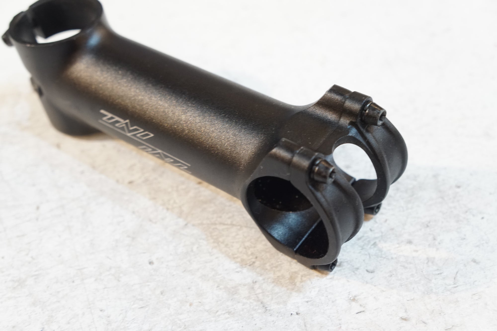 TNI 「ティーエヌアイ」 HELIUM6 110mm φ31.8  ステム / バイチャリ浦和ベース