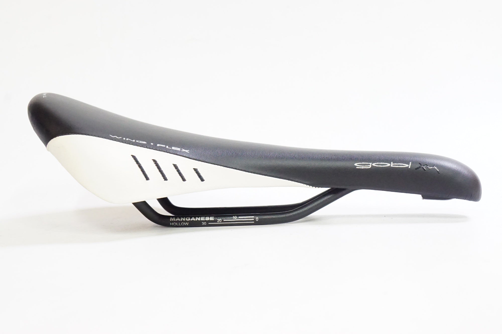 FIZIK 「フィジーク」 GOBI XM サドル / 熊谷本店