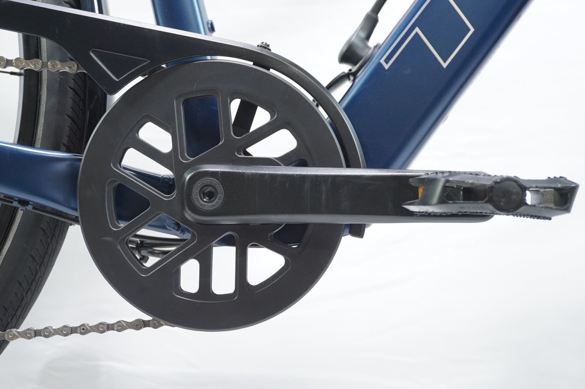 TREK 「トレック」 FX+ 2 2023年モデル 電動アシスト自転車 / 中目黒店