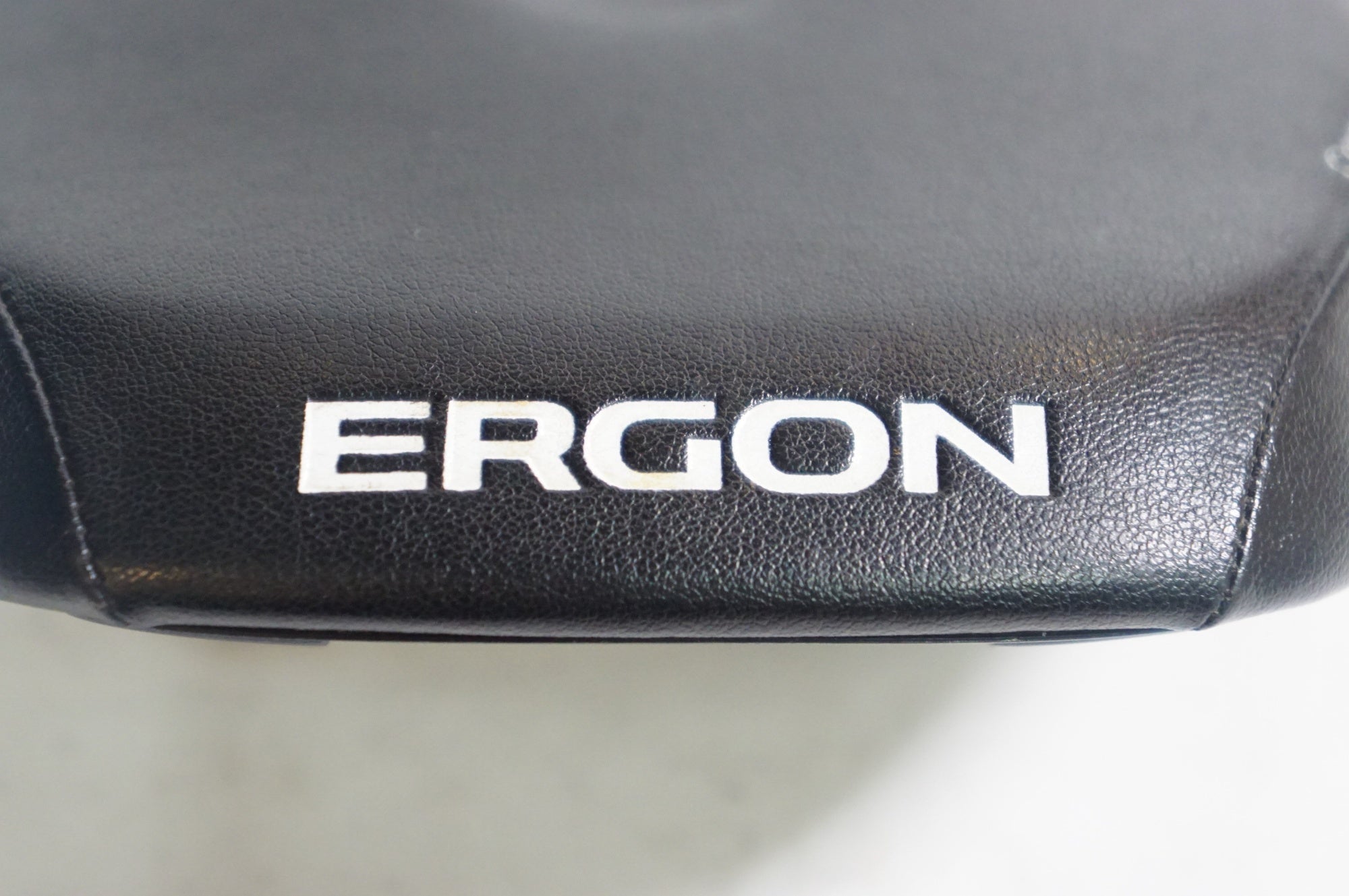 ERGON 「エルゴン」 SMC3 COMP サドル / 熊谷本店