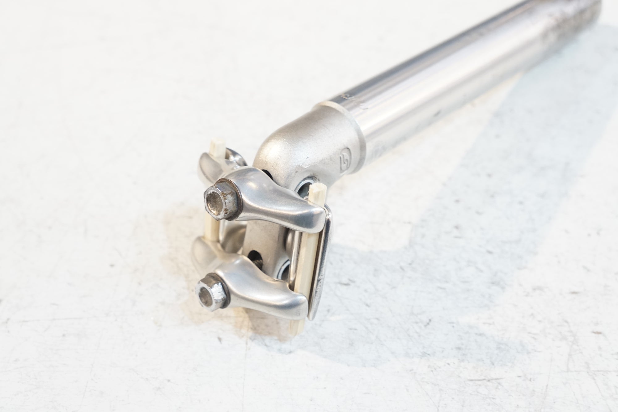 SUGINO 「スギノ」 MIGHTY NJS 205mm φ27.2 シートポスト / バイチャリ浦和ベース