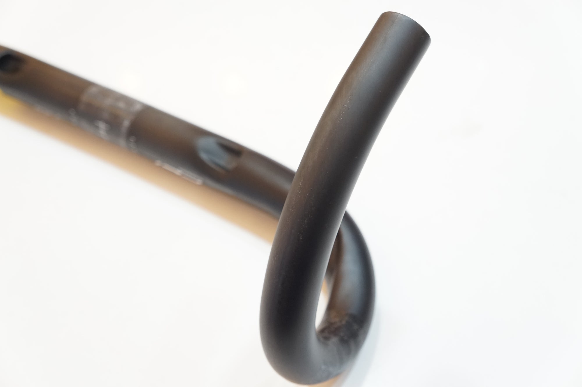 SHIMANO 「シマノ」 PRO PLT CARBON COMPOSITE φ31.8 400mm ハンドル / バイチャリ浦和ベース