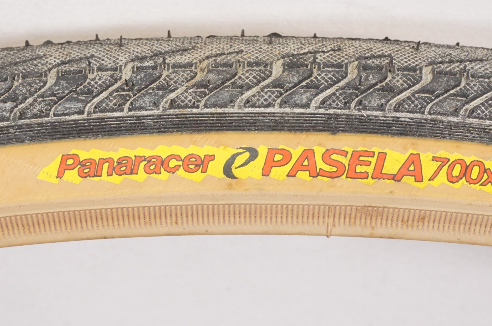 PANARACER 「パナレーサー」 PASELA 700×32C タイヤ / AKIBA店
