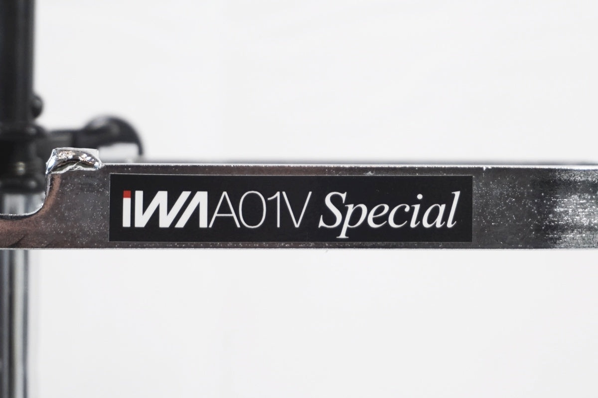 IWA 「イワ」 A01V SPECIAL ディスプレイスタンド / バイチャリ世田谷店