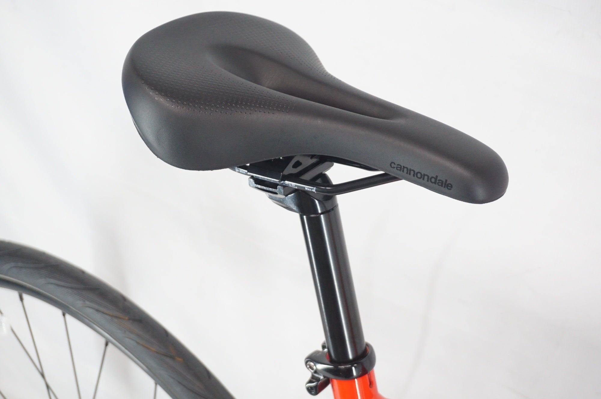 CANNONDALE 「キャノンデール」 QUICK4 DISC 2025年モデル クロス