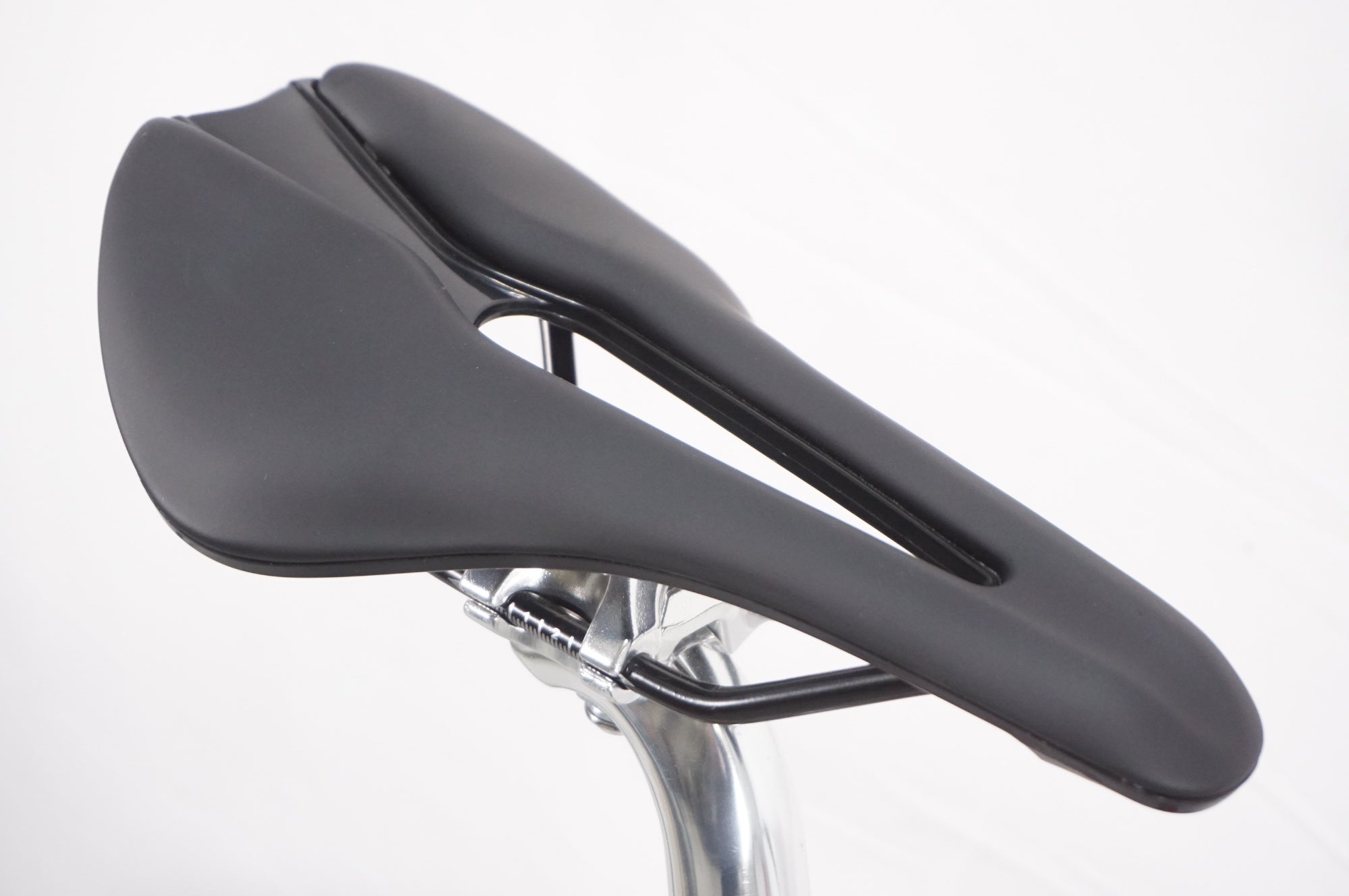 RALEIGH 「ラレー」 CRF CARLTON-F 2019年モデル ロードバイク / AKIBA店