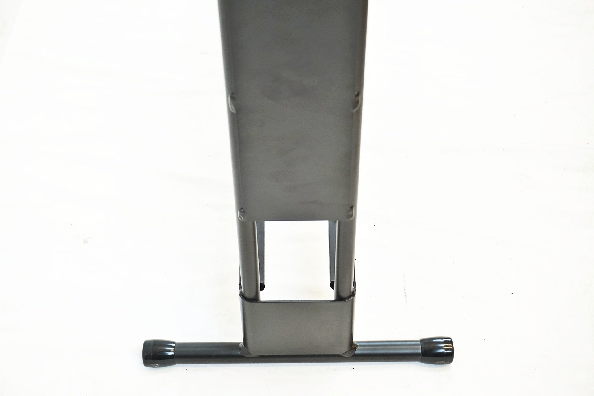 IWA 「イワ」 A01V ディスプレイスタンド / 有明ガーデン店