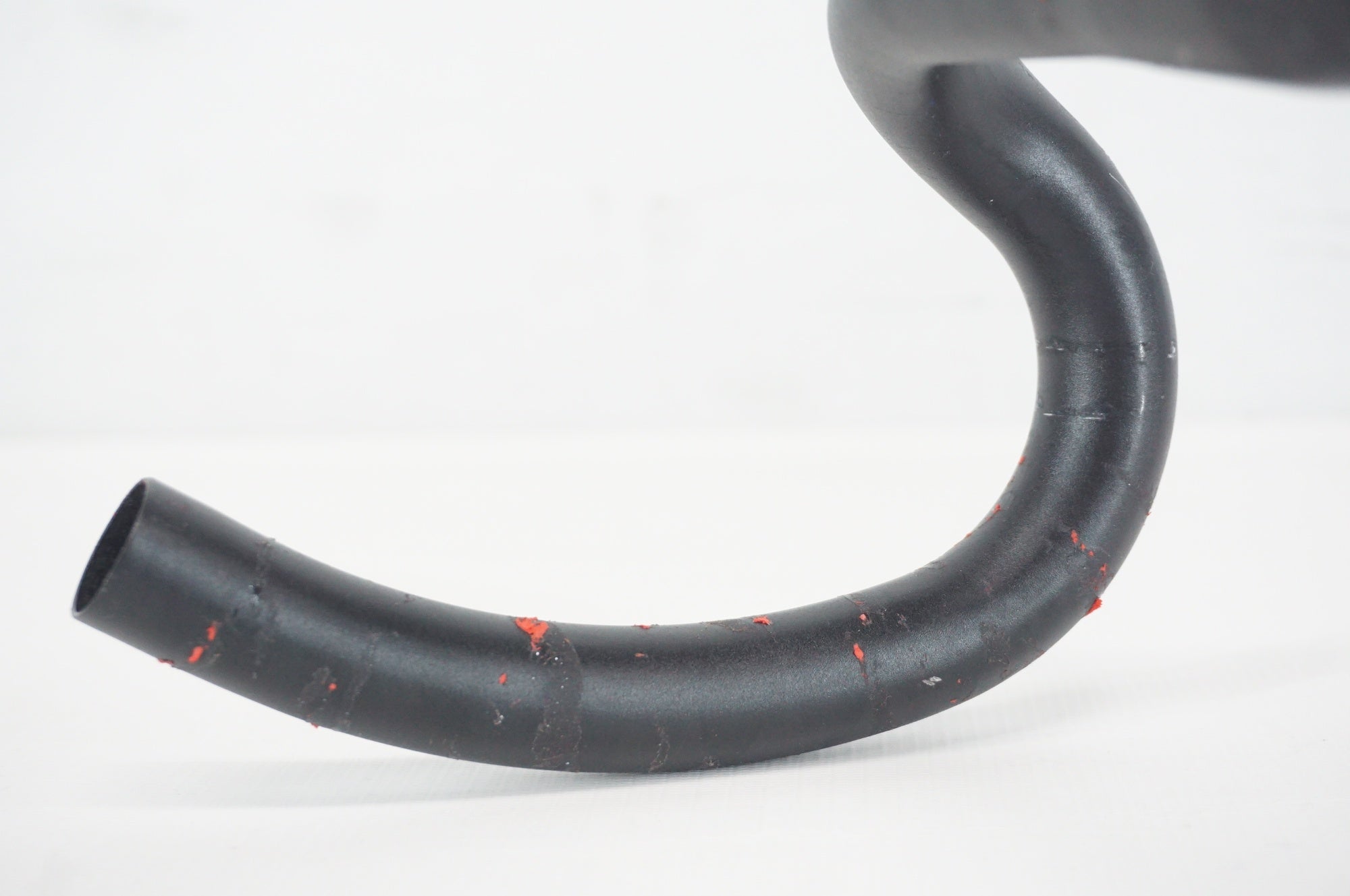 3T 「スリーティー」 ERGOSUM PRO Φ31.8 400mm ハンドル / 阪急塚口店