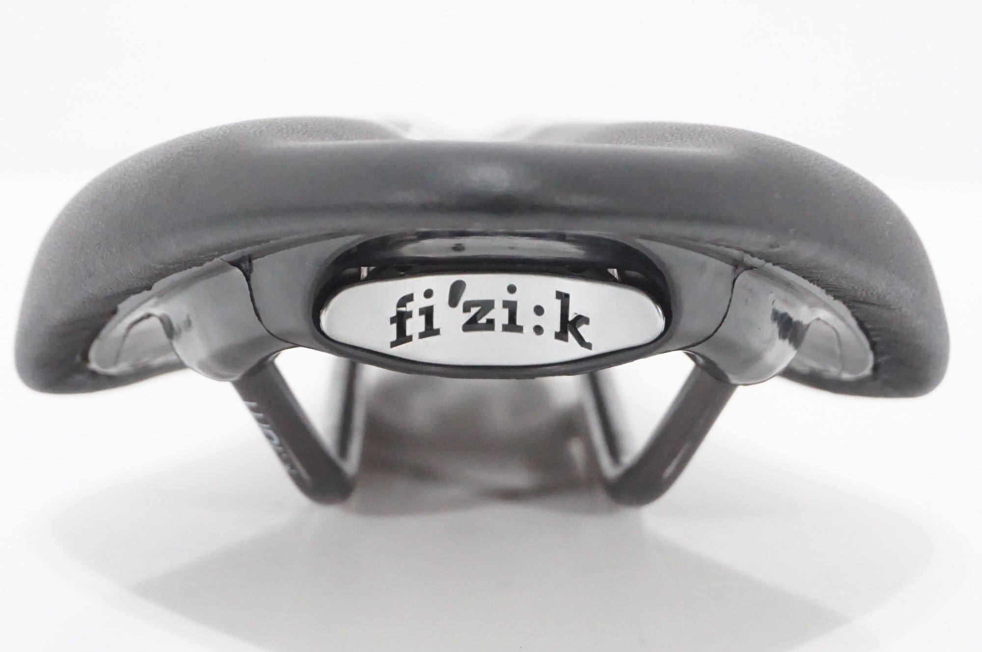 fizik フィジーク ARIONE 2個セット 中古品 FIZIK 「フィジーク」 ARIONE VS サドル / AKIBA店 ｜ バイチャリ公式