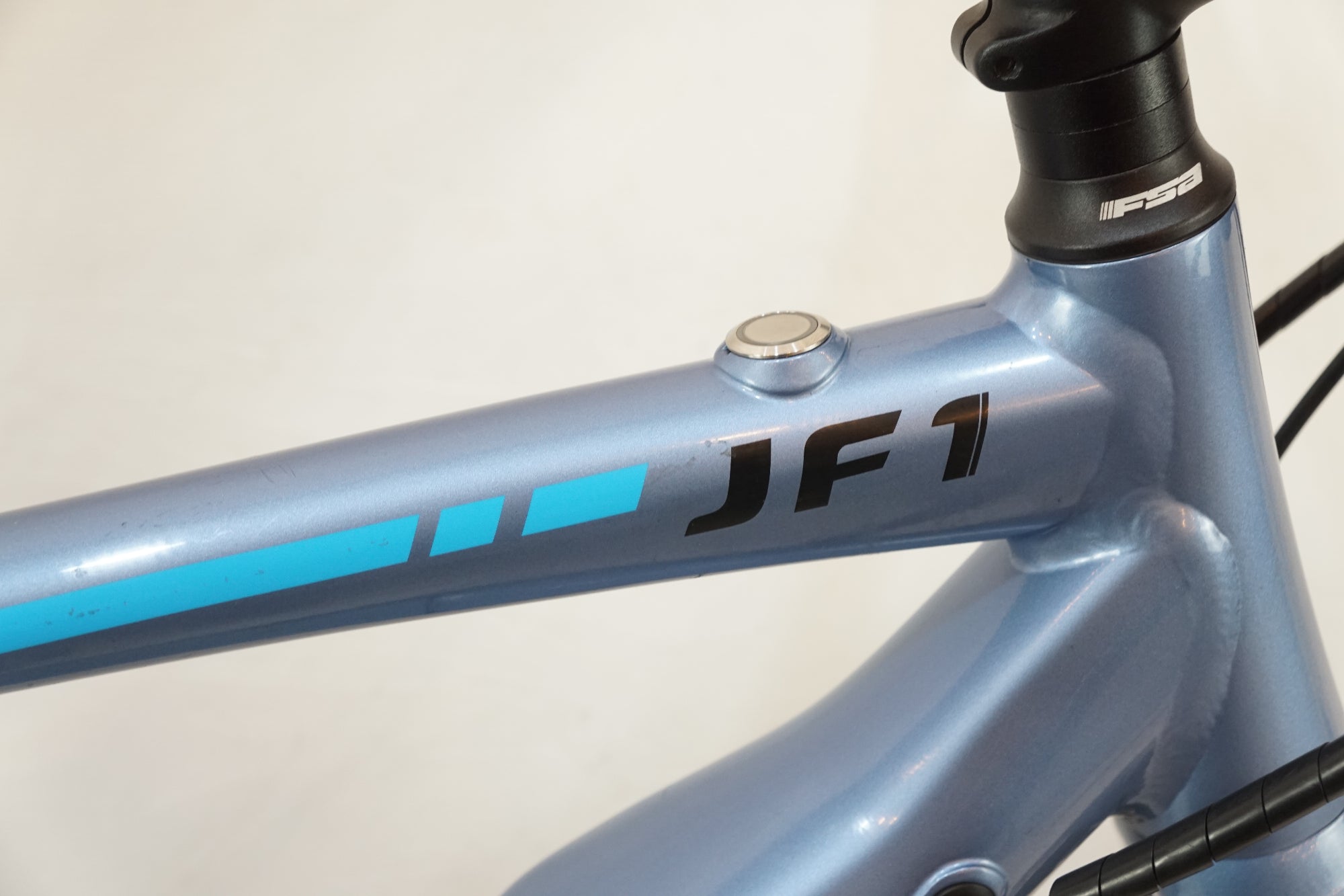 BESV 「ベスビー」 JF1 2022年モデル 電動アシスト自転車 / バイチャリ浦和ベース