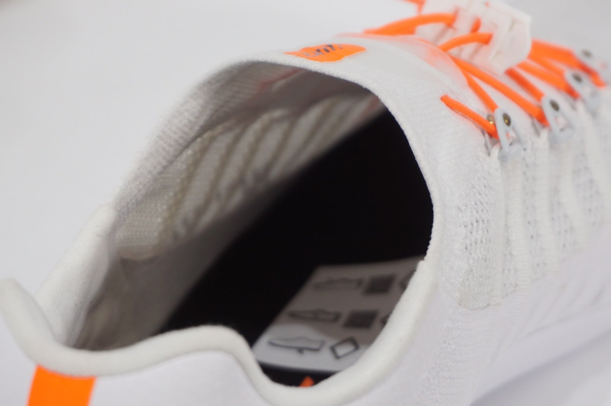 DMT 「ディーエムティー」 CYCLING POGIS 25.5cm シューズ / AKIBA店