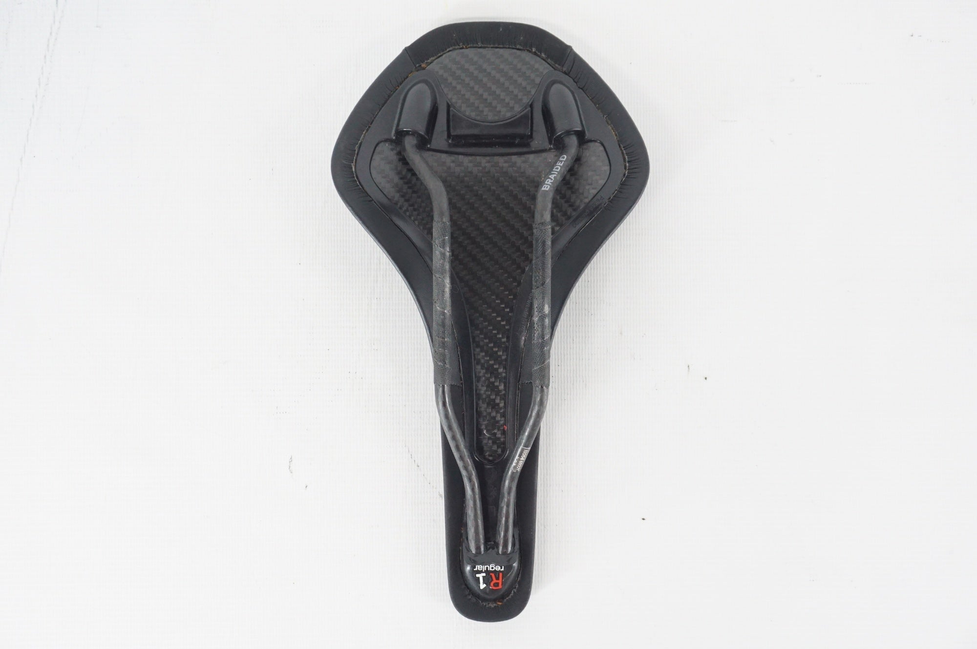 FIZIK 「フィジーク」 ANTARES R1 カーボンレール サドル / 阪急塚口店