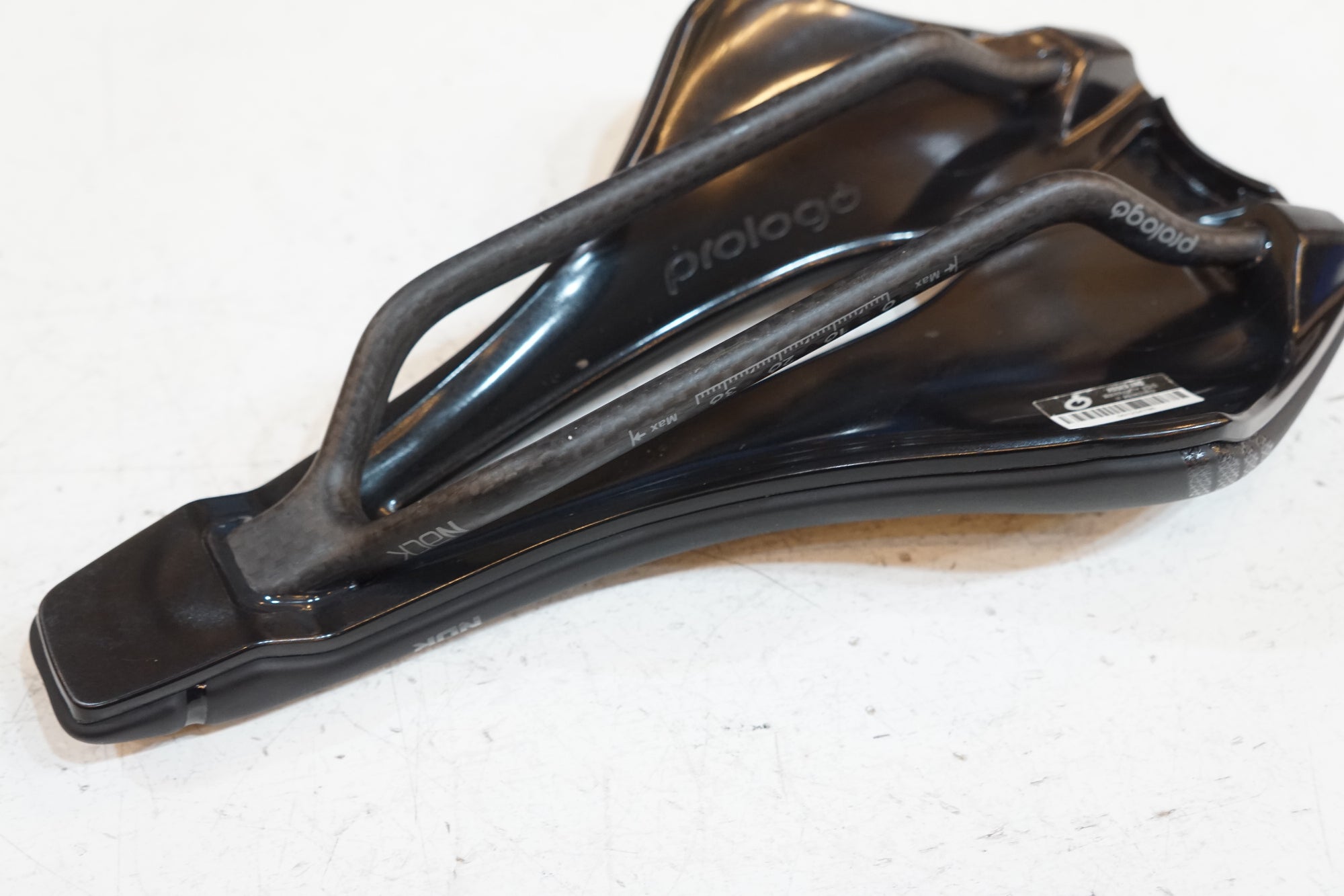 PROLOGO 「プロロゴ」 DIMENSION NDR TIROX サドル / バイチャリ浦和ベース