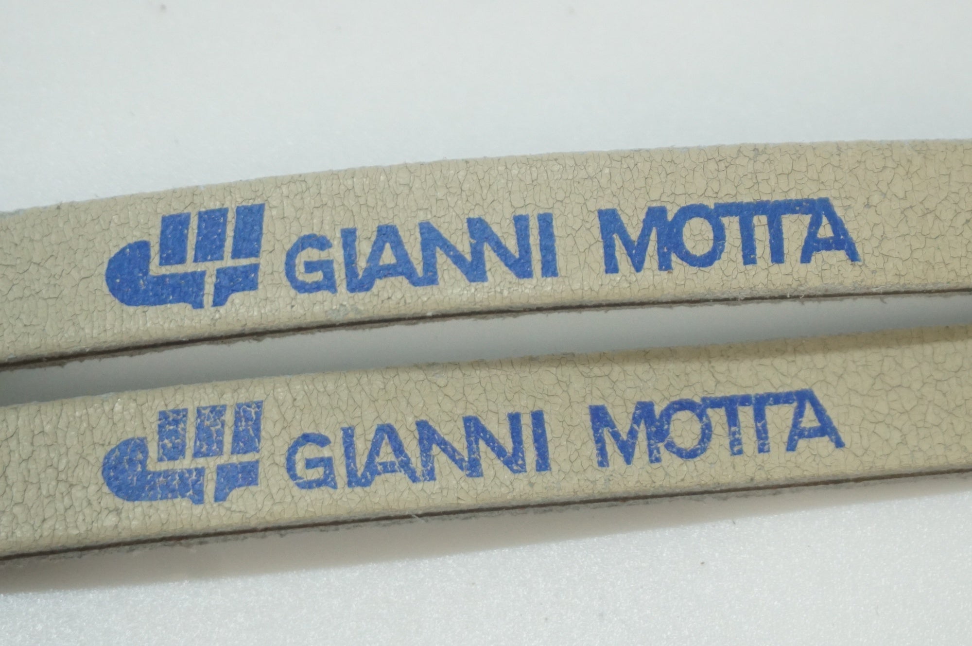 GIANNI MOTTA 「ジャンニモッタ」 トゥクリップストラップ / 福岡アイランドシティ店