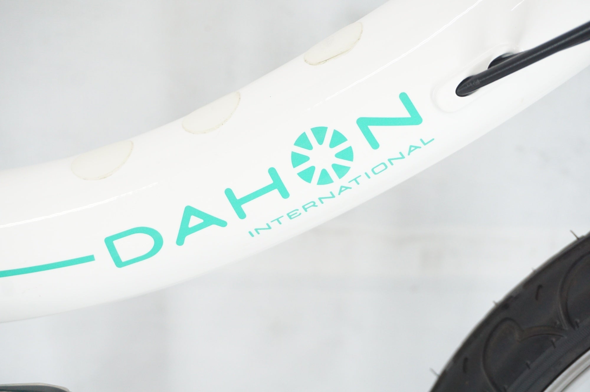 DAHON 「ダホン」 NUWAVE D6 2022年モデル 16インチ 折りたたみ自転車 / 阪急塚口店