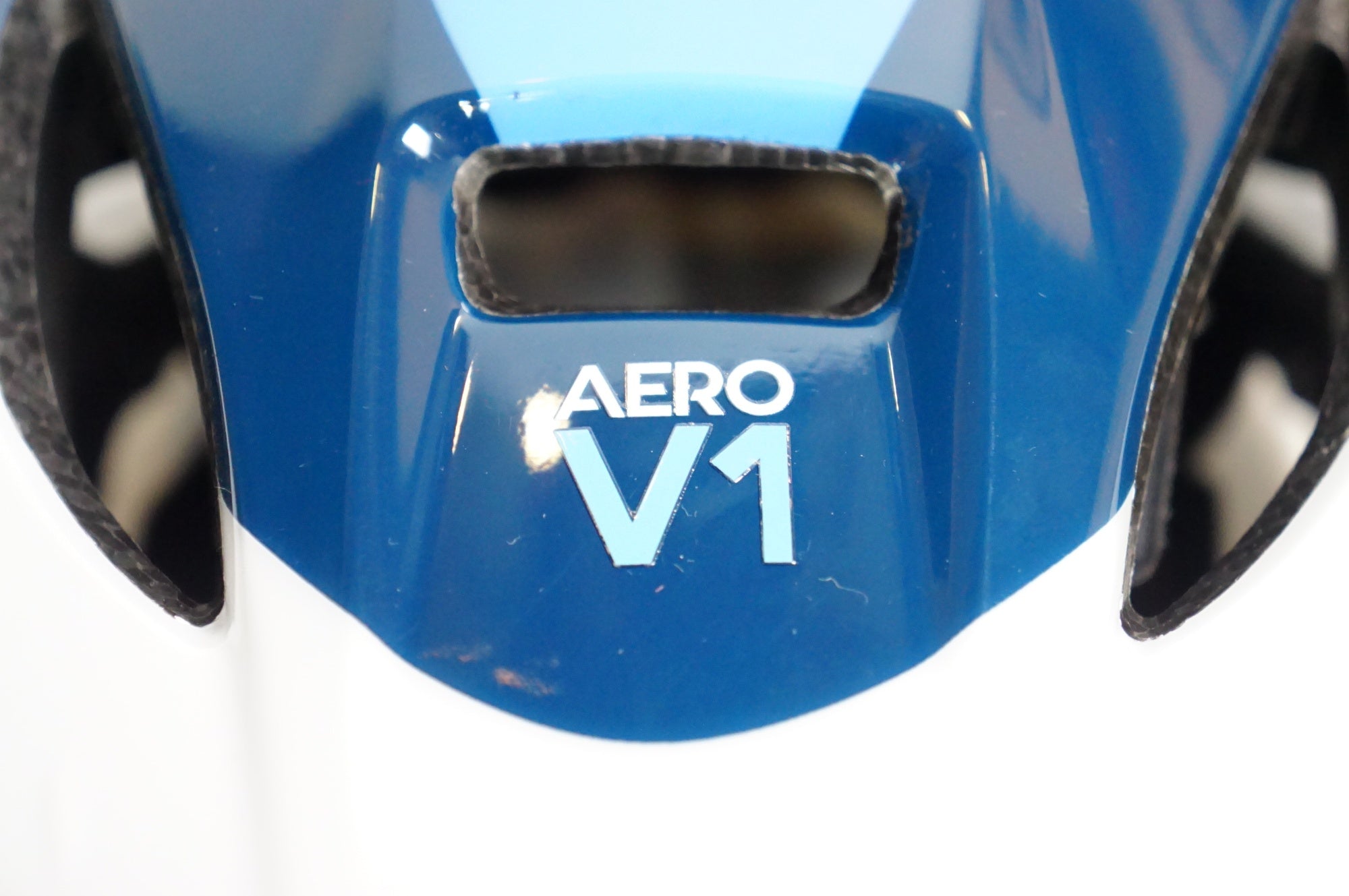 OGK KABUTO 「オージーケーカブト」 AERO V1 L/XLサイズ ヘルメット / 熊谷本店